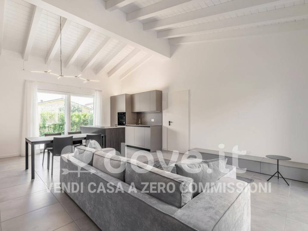 casa indipendente in vendita a Calvagese della Riviera in zona Carzago