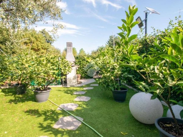 casa indipendente in vendita a Calvagese della Riviera