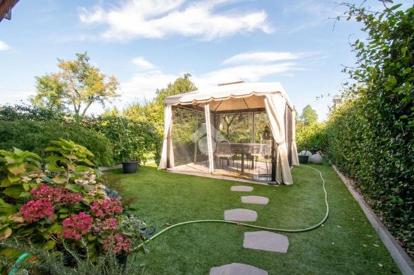 casa indipendente in vendita a Calvagese della Riviera