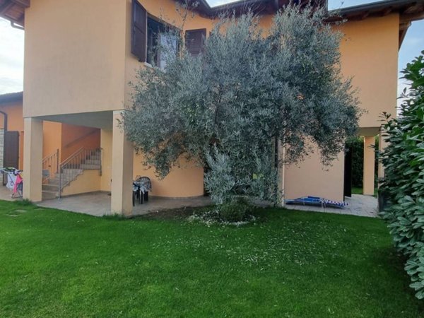 casa indipendente in vendita a Calvagese della Riviera
