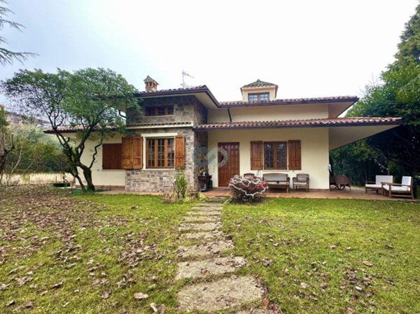 casa indipendente in vendita a Calvagese della Riviera