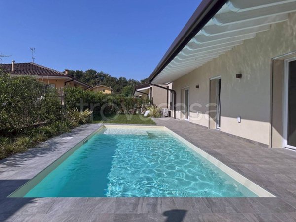 casa indipendente in vendita a Calvagese della Riviera