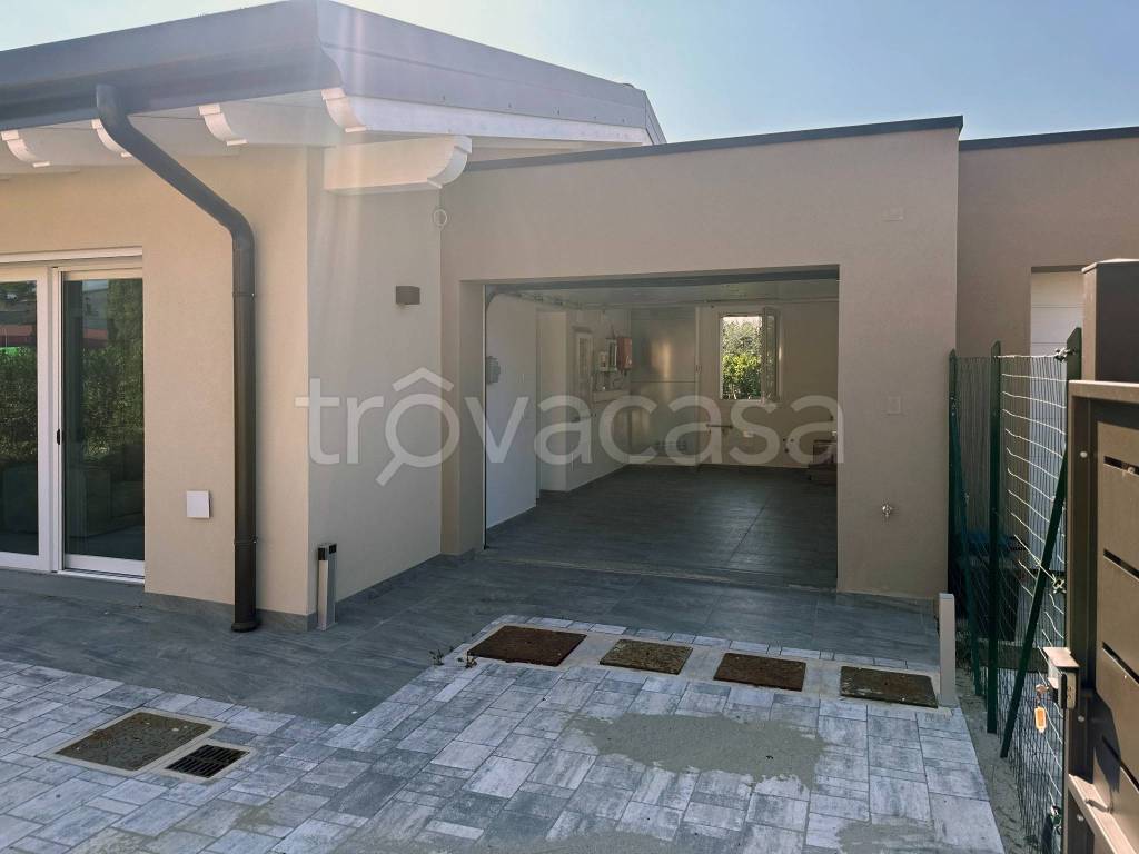 casa indipendente in vendita a Calvagese della Riviera