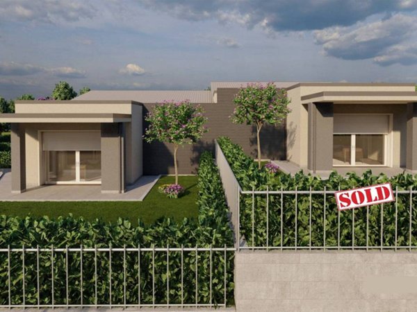 casa indipendente in vendita a Calvagese della Riviera in zona Carzago