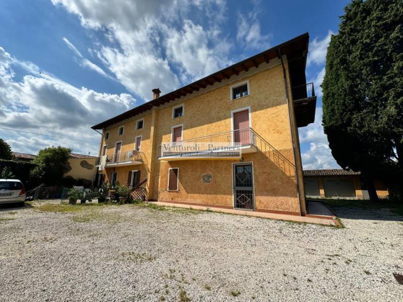 casa indipendente in vendita a Calvagese della Riviera
