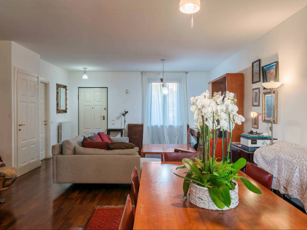 casa indipendente in vendita a Calvagese della Riviera