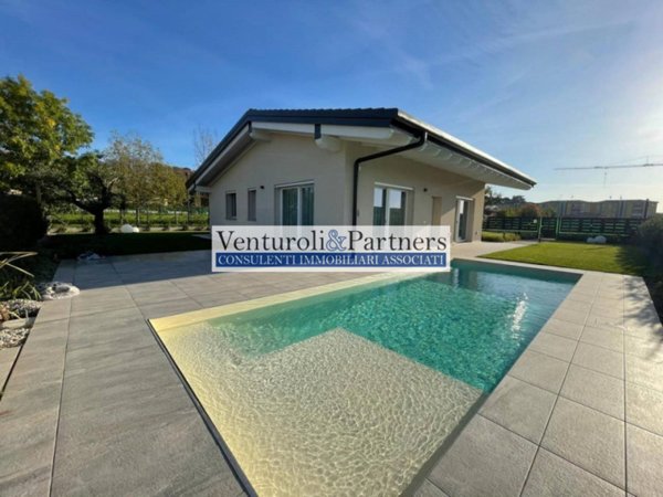 casa indipendente in vendita a Calvagese della Riviera in zona Carzago