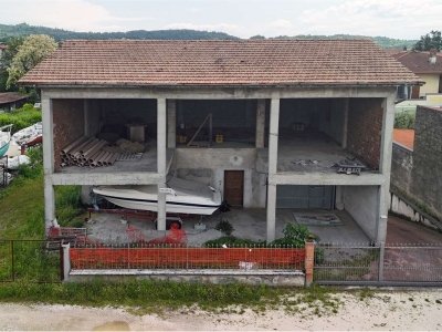 casa indipendente in vendita a Calvagese della Riviera
