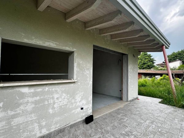 casa indipendente in vendita a Calvagese della Riviera in zona Carzago