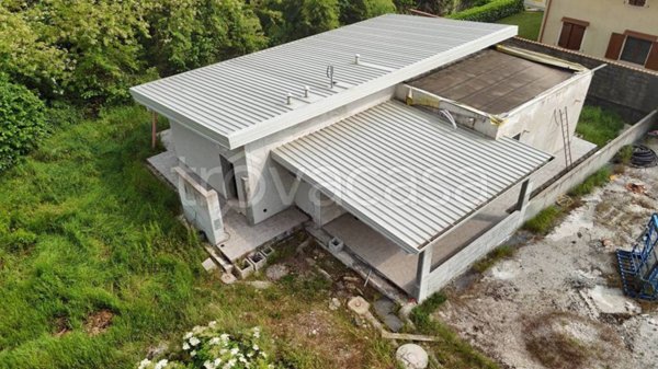 casa indipendente in vendita a Calvagese della Riviera in zona Carzago