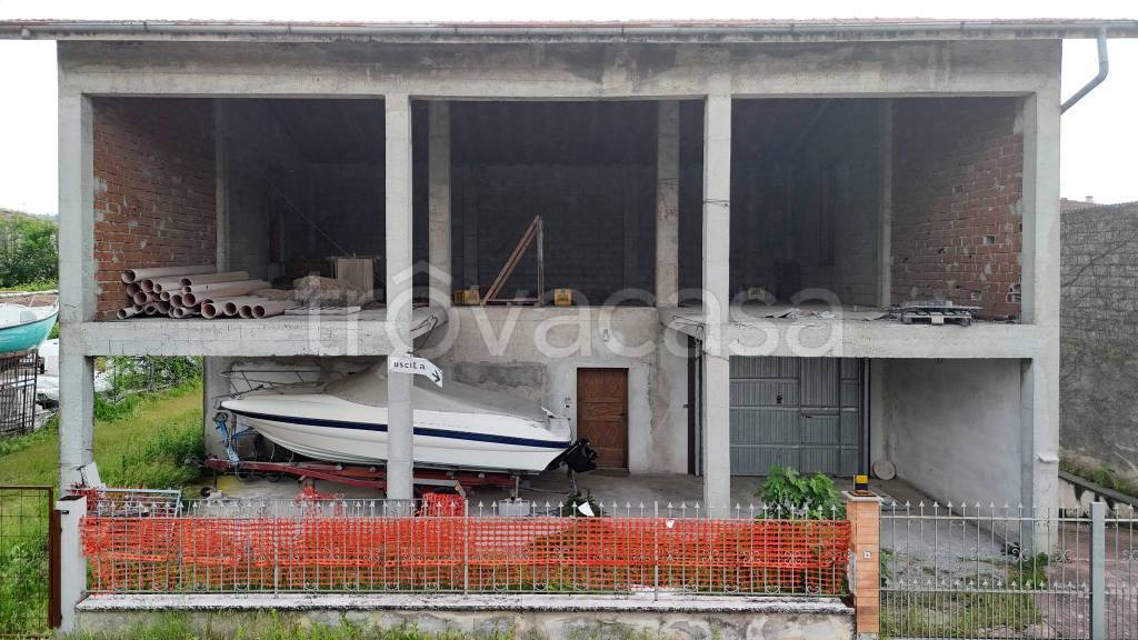 casa indipendente in vendita a Calvagese della Riviera in zona Carzago