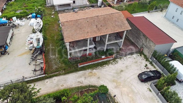 casa indipendente in vendita a Calvagese della Riviera in zona Carzago