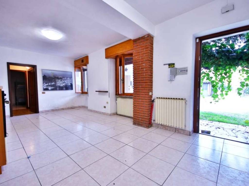 appartamento in vendita a Calvagese della Riviera in zona Carzago