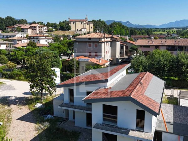 casa indipendente in vendita a Calvagese della Riviera in zona Carzago