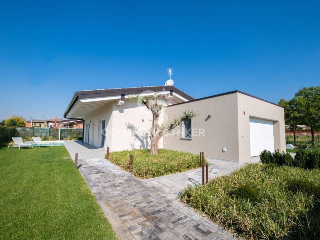 casa indipendente in vendita a Calvagese della Riviera