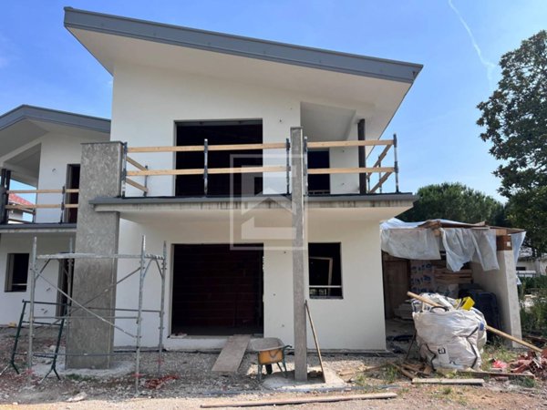 casa indipendente in vendita a Calvagese della Riviera in zona Carzago