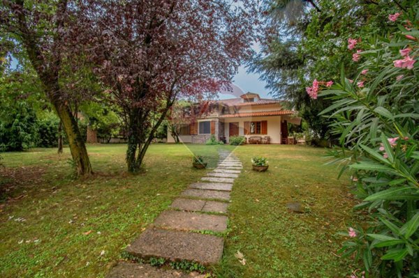 casa indipendente in vendita a Calvagese della Riviera