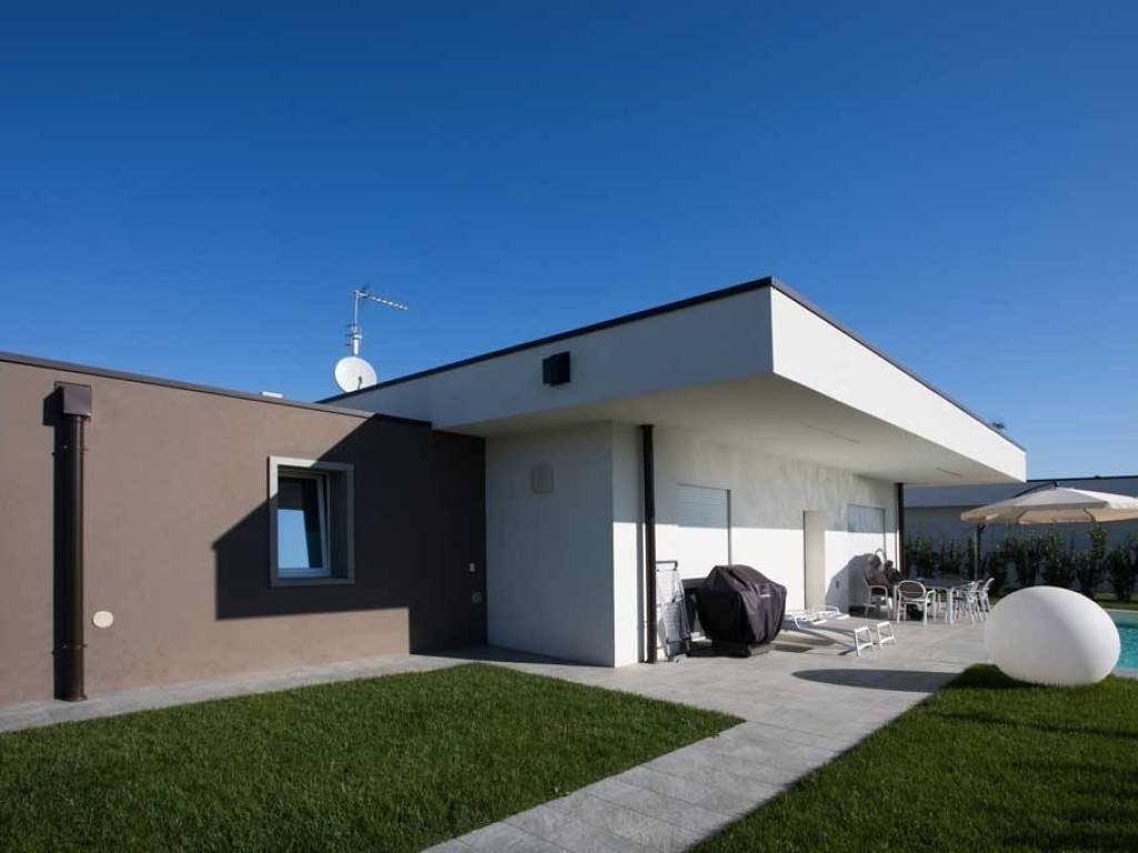 casa indipendente in vendita a Calvagese della Riviera in zona Carzago