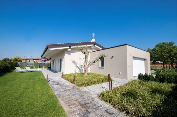 casa indipendente in vendita a Calvagese della Riviera in zona Carzago