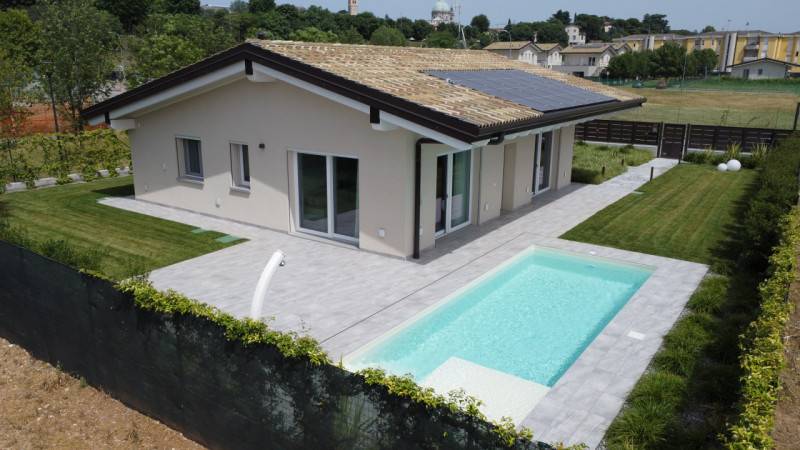 casa indipendente in vendita a Calvagese della Riviera in zona Carzago