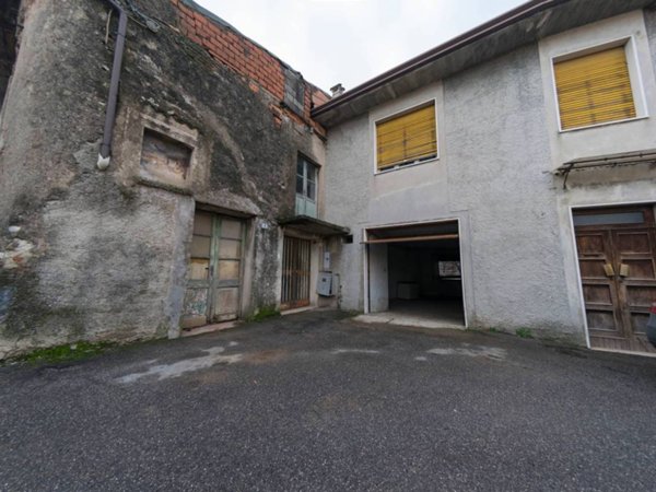 casa indipendente in vendita a Calvagese della Riviera