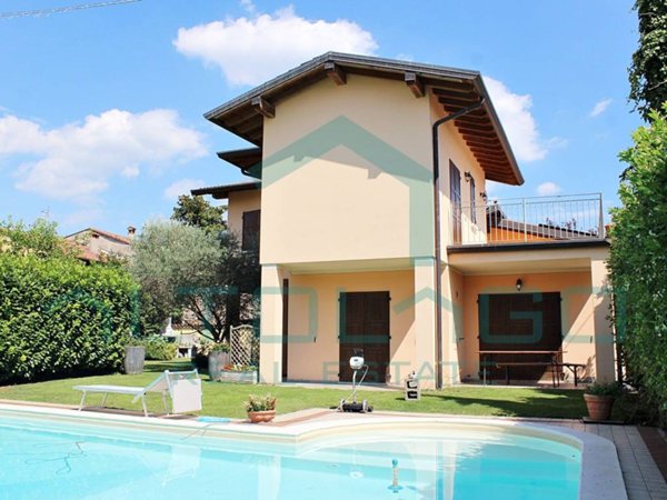 casa indipendente in vendita a Calvagese della Riviera