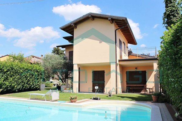 casa indipendente in vendita a Calvagese della Riviera