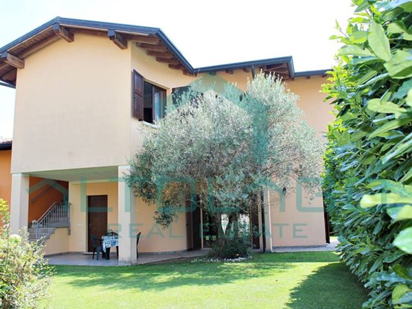 casa indipendente in vendita a Calvagese della Riviera