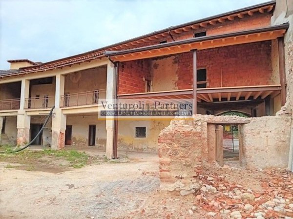 casale in vendita a Calvagese della Riviera