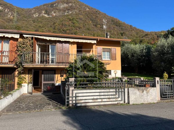 casa indipendente in vendita a Calvagese della Riviera