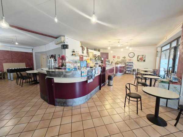 negozio in vendita a Calvagese della Riviera in zona Carzago