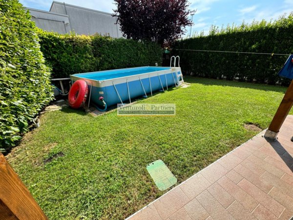 casa indipendente in vendita a Calvagese della Riviera