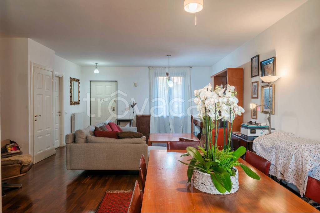 casa indipendente in vendita a Calvagese della Riviera