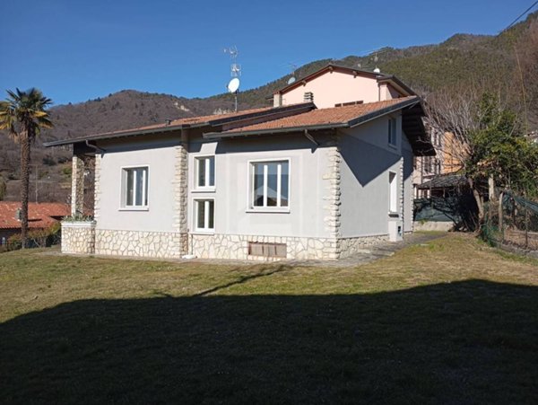 casa indipendente in vendita a Calvagese della Riviera