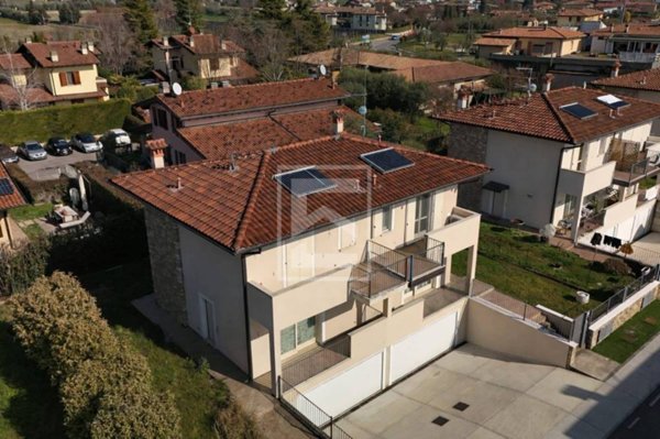 casa indipendente in vendita a Calvagese della Riviera