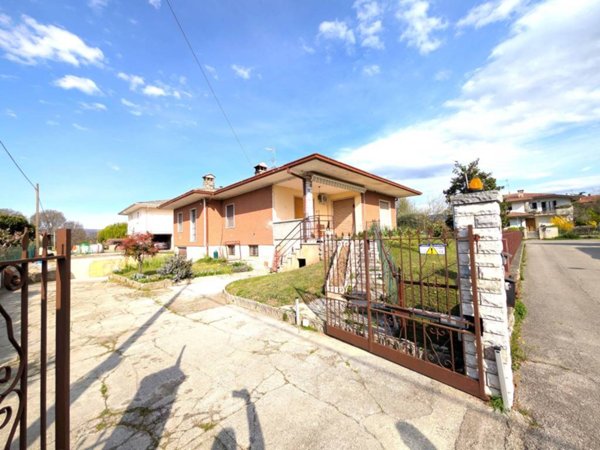 casa indipendente in vendita a Calvagese della Riviera
