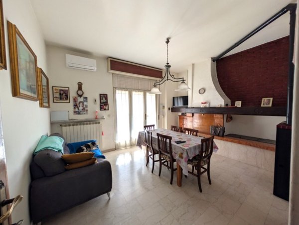 casa indipendente in vendita a Calvagese della Riviera