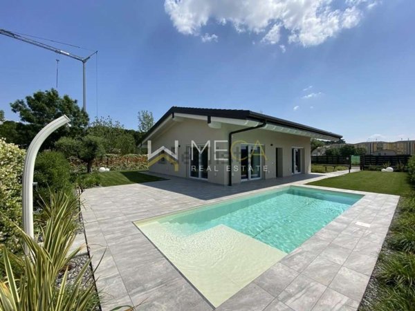 casa indipendente in vendita a Calvagese della Riviera in zona Carzago