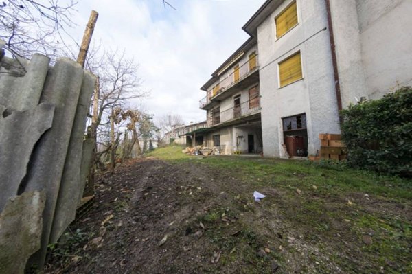 casa indipendente in vendita a Calvagese della Riviera in zona Carzago