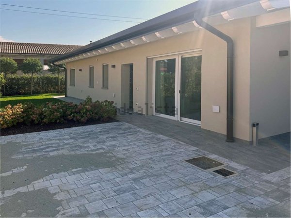casa indipendente in vendita a Calvagese della Riviera