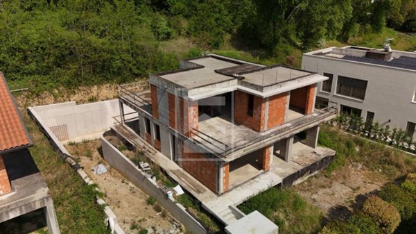 casa indipendente in vendita a Calvagese della Riviera