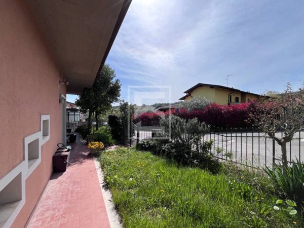 casa indipendente in vendita a Calvagese della Riviera