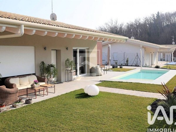 casa indipendente in vendita a Calvagese della Riviera in zona Carzago