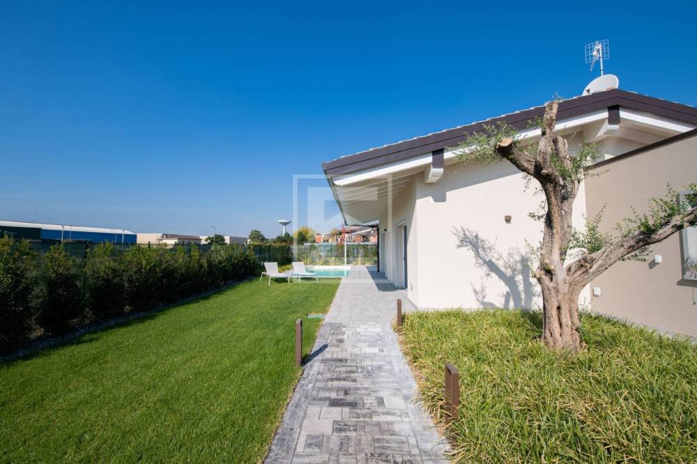 casa indipendente in vendita a Calvagese della Riviera