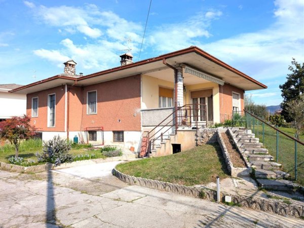 casa indipendente in vendita a Calvagese della Riviera