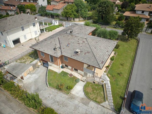 casa indipendente in vendita a Calvagese della Riviera in zona Carzago