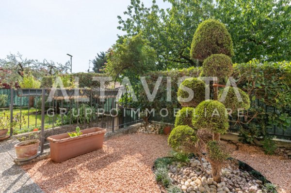 casa semindipendente in vendita a Calvagese della Riviera in zona Carzago