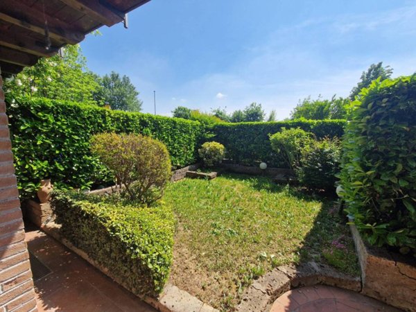 casa indipendente in vendita a Calvagese della Riviera in zona Carzago