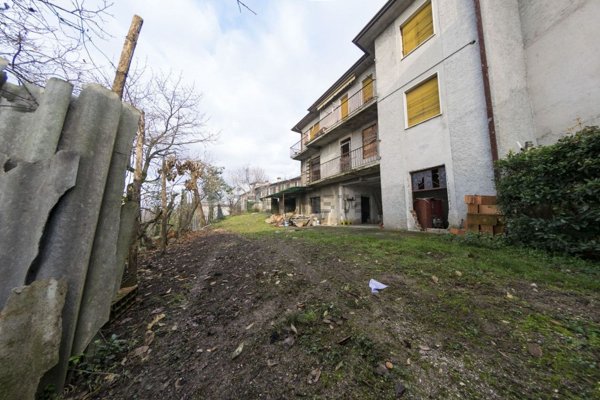 casa indipendente in vendita a Calvagese della Riviera in zona Carzago