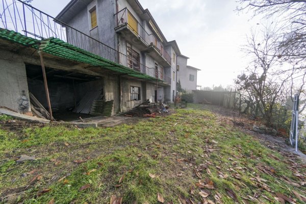 casa indipendente in vendita a Calvagese della Riviera in zona Carzago